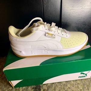 Brand new California exotic Wn’s